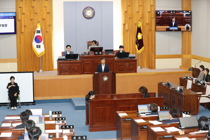 [울산=뉴시스] 9일 오후 울산 남구의회 본회의장에서 제272회 임시회 제1차 본회의가 진행되고 있다. (사진=울산 남구의회 제공) 2025.09.09. photo@newsis.com *재판매 및 DB 금지
