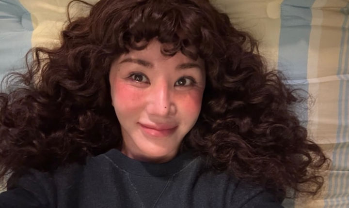 [서울=뉴시스] 가수 겸 배우 엄정화. (사진=엄정화 인스타그램 캡처) 2025.09.09. photo@newsis.com *재판매 및 DB 금지