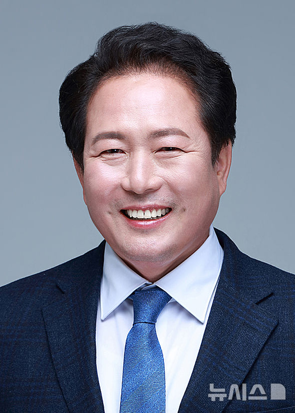 [서울=뉴시스] 이재명 대통령이 9일 임채원(58) 경희대 인류사회재건연구원 자문위원을 국가공무원인재개발원장으로 임명했다.(사진=대통령실 제공)