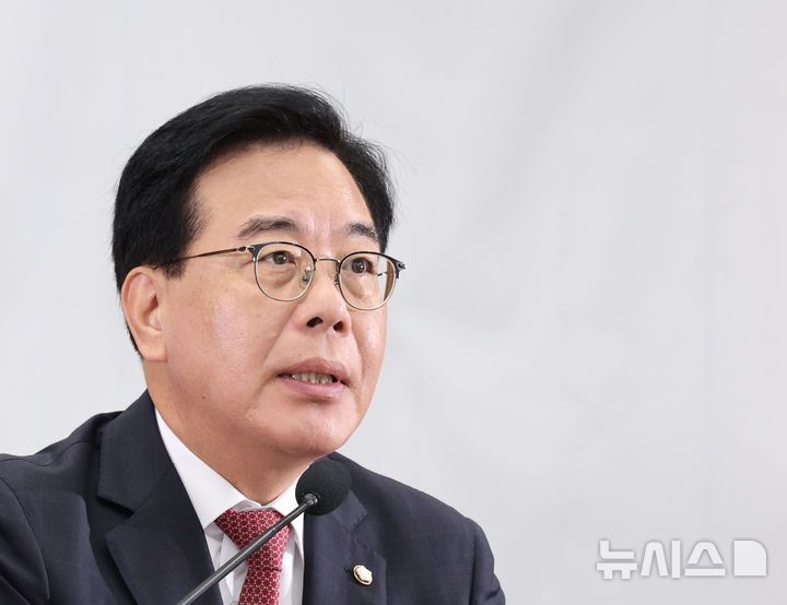 [서울=뉴시스] 김금보 기자 = 송언석 국민의힘 원내대표가 9일 오전 서울 여의도 국회에서 열린 원내대책회의에서 발언을 하고 있다. 2025.09.09. kgb@newsis.com