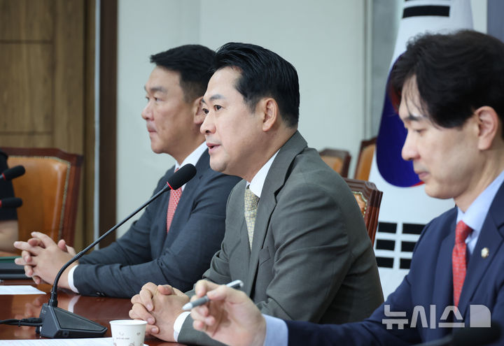 [서울=뉴시스] 고승민 기자 = 장동혁 국민의힘 대표가 9일 서울 여의도 국회에서 정청래 더불어민주당 대표 교섭단체연설 관련 입장 발표를 하고 있다. 2025.09.09. kkssmm99@newsis.com