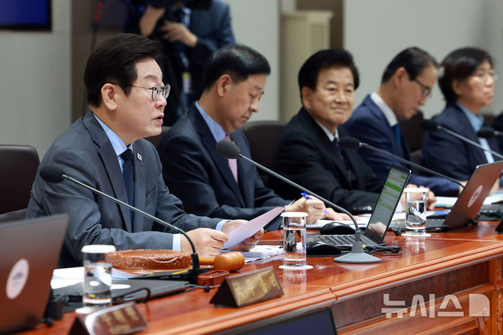 [서울=뉴시스] 고범준 기자 = 이재명 대통령이 9일 서울 용산 대통령실 청사에서 열린 제41회 국무회의에서 발언하고 있다. 2025.09.09. bjko@newsis.com