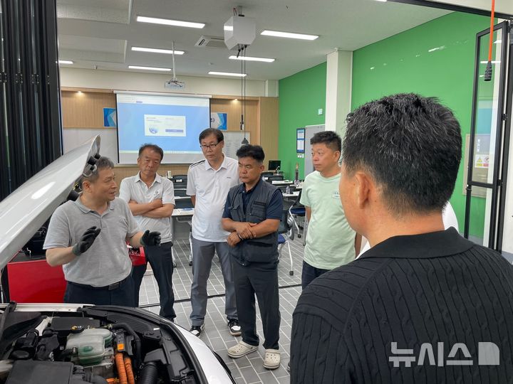 [전주=뉴시스]윤난슬 기자 = 전북 전주비전대학교는 국토교통부로부터 친환경 자동차 정비기술인력 전문교육기관으로 지정됐다고 10일 밝혔다. (사진=전주비전대 제공) photo@newsis.com