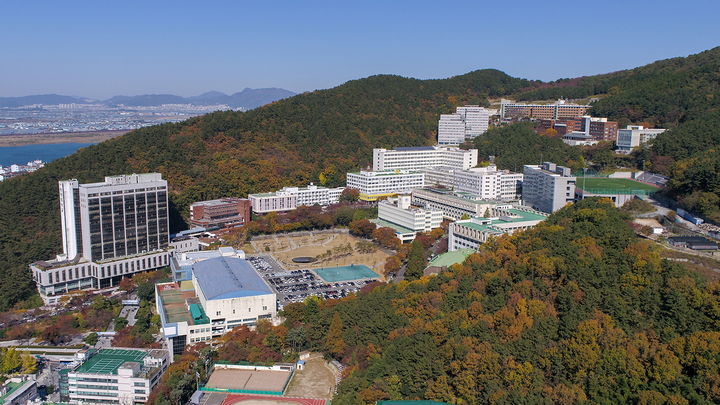[부산=뉴시스] 부산 사하구 동아대학교 승학캠퍼스. (사진=동아대 제공) 2025.09.10. photo@newsis.com  *재판매 및 DB 금지