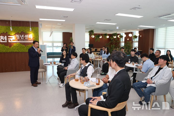 [진천소식]송기섭 군수, 청년톡톡 소통 릴레이 등