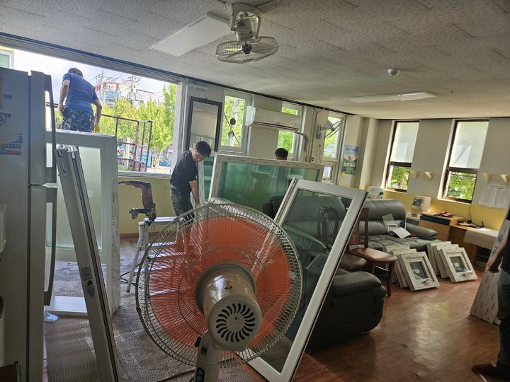 [대구=뉴시스] 대구 서구는 지역 내 경로당 8곳 대상으로 안전한 겨울을 나기 위한 열효율 개선사업을 추진한다. (사진=대구 서구 제공) 2025..09.10. photo@newsis.com *재판매 및 DB 금지