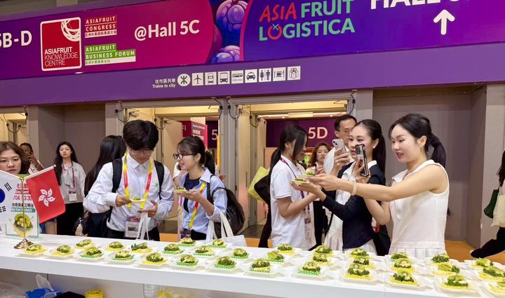 [세종=뉴시스] 한국농수산식품유통공사(aT)는 지난 3일부터 사흘간 홍콩에서 열린 '2025 홍콩 신선농산물박람회'(AFL)에 참가해 60만 달러(약 8억3226만원) 규모의 업무협약(MOU)을 체결했다고 10일 밝혔다. (사진=aT 제공) 2025.09.10. photo@newsis.com *재판매 및 DB 금지