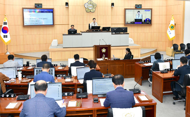 [여수=뉴시스] 전남 여수시의회에서 10일 임시회 본회의가 열리고 있다. (사진=여수시의회 제공) 2025.09.10. photo@newsis.com *재판매 및 DB 금지