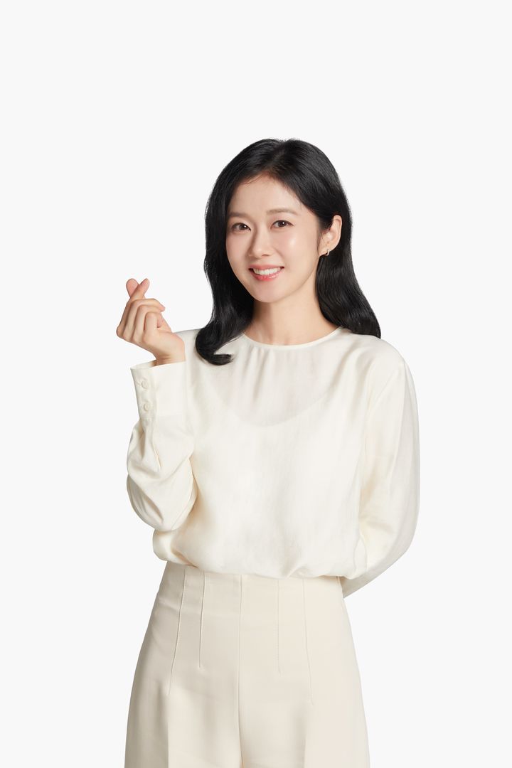 [서울=뉴시스] 휴온스엔은 건강기능식품 부문 전속 모델로 배우 장나라씨를 선정하고 홍보 활동에 나섰다고 10일 밝혔다. (사진=휴온스엔 제공) 2025.09.10. photo@newsis.com *재판매 및 DB 금지