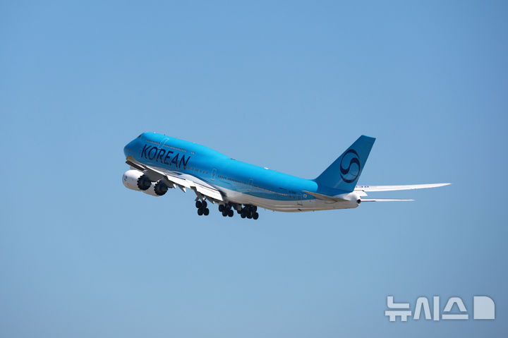 [인천공항=뉴시스] 김선웅 기자 = 항공기 이륙 장면. (공동취재) 2025.09.10. photo@newsis.com