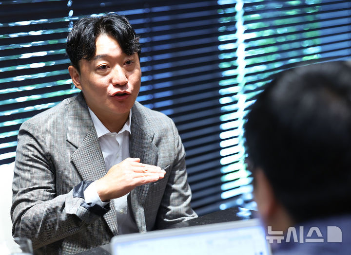 [서울=뉴시스] 최진석 기자 = 김현오 인터월드 엔지니어링 건축사사무소 대표가 10일 서울 중구 코트야드 메리어트 서울 남대문에서 뉴시스와 인터뷰를 하고 있다. myjs@newsis.com