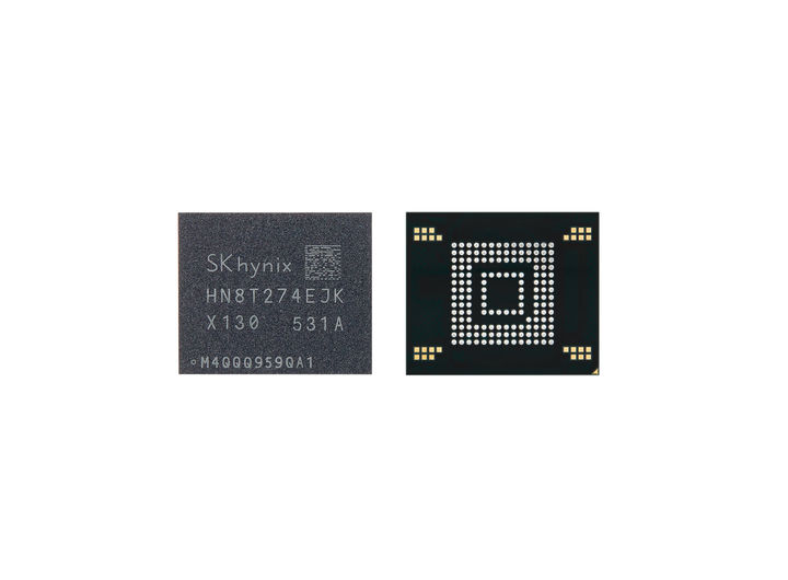 [서울=뉴시스]SK하이닉스가 세계 최초로 양산한 모바일용 낸드 솔루션 제품인 'ZUFS 4.1'을 고객사에 공급한다고 11일 밝혔다. (사진 = 업체 제공) photo@newsis.com *재판매 및 DB 금지