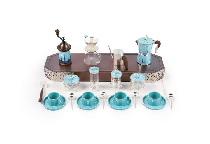 [진주=뉴시스]박원호 작가의 ‘운학문 커피도구 세트’.(사진=진주시 제공).2025.09.11.photo@newsis.com *재판매 및 DB 금지