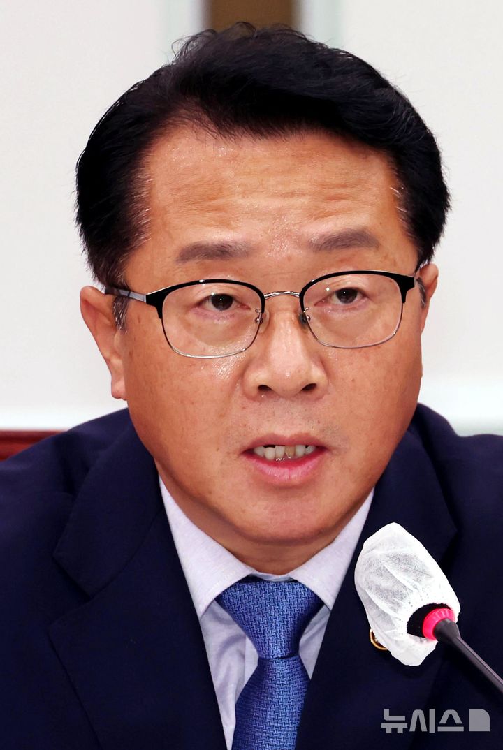 [서울=뉴시스] 조성봉 기자= 문금주 더불어민주당 의원이 20일 오후 서울 여의도 국회에서 열린 농림축산식품해양수산위원회 첫 전체회의에서 발언을 하고 있다. 2024.06.20. suncho21@newsis.com