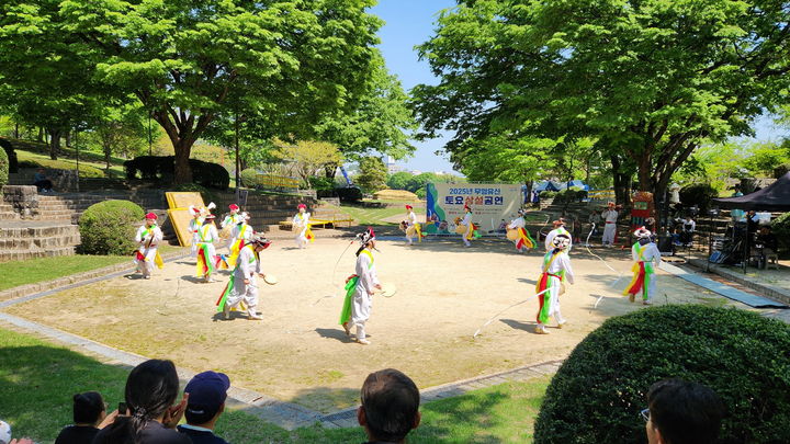 [진주=뉴시스]진주시, 무형유산 토요상설공연.(사진=진주시 제공).2025.09.11.photo@newsis.com *재판매 및 DB 금지