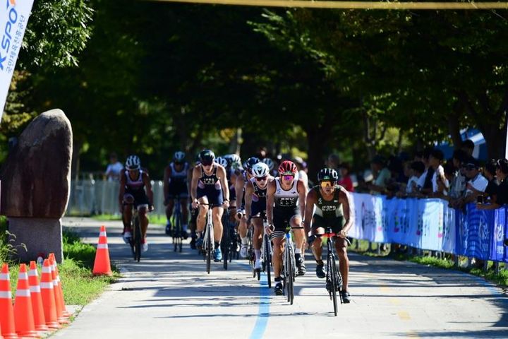 2024년 '제24회 문체부장관배 전국철인3종선수권대회' 사이클 경기 장면(사진=익산시 제공) *재판매 및 DB 금지