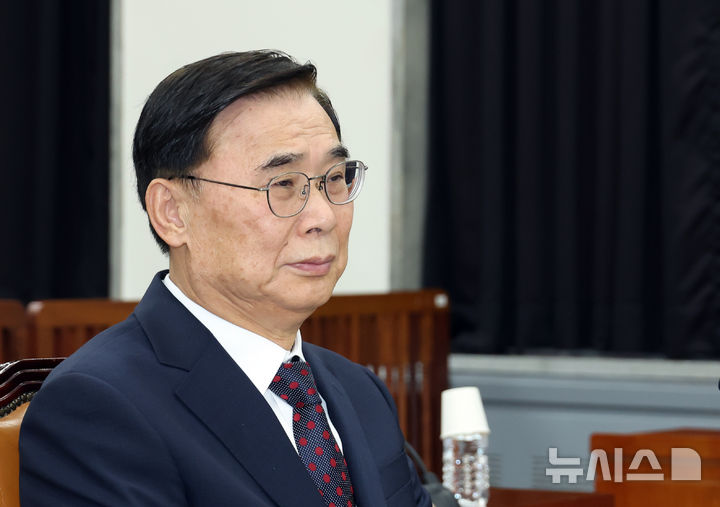 [서울=뉴시스] 고승민 기자 = 이종석 국가정보원장이 지난해 9월11일 서울 여의도 국회에서 열린 정보위원회 전체회의에 출석하고 있다. 2025.09.11. kkssmm99@newsis.com