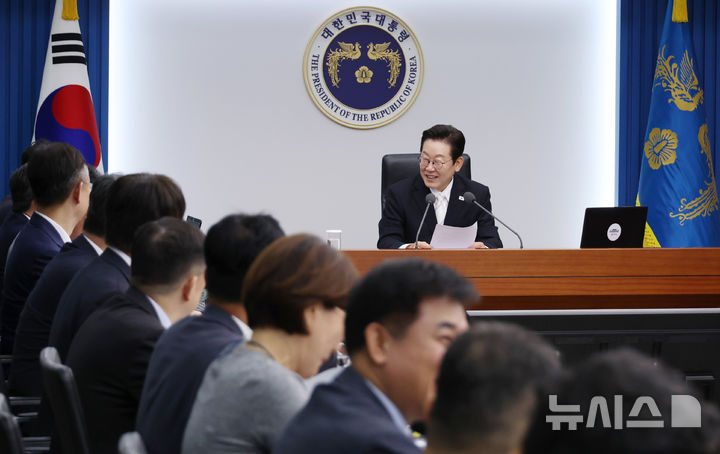 [서울=뉴시스] 최동준 기자 = 이재명 대통령이 11일 서울 용산 대통령실 청사에서 열린 수석·보좌관 회의에서 발언하고 있다. (대통령실통신사진기자단) 2025.09.11. photocdj@newsis.com