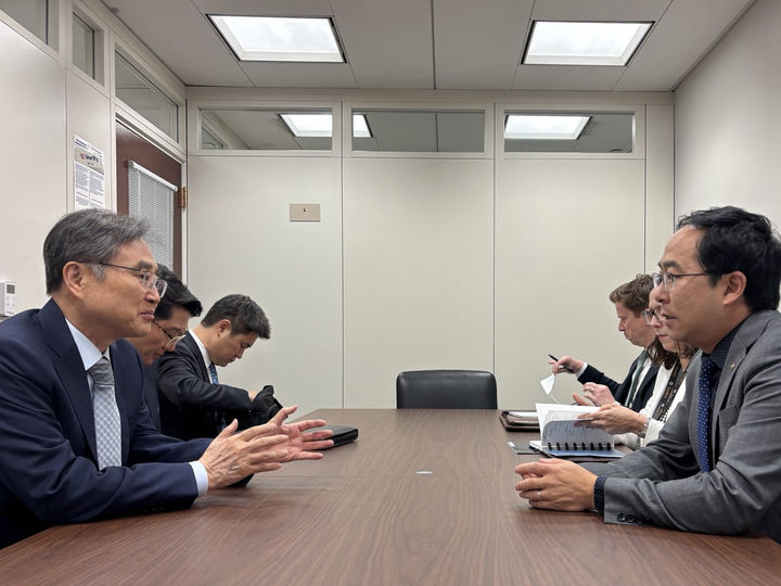 조현 만난 美 상원의원들, 구금사태에 "韓, 새 일자리 창출 기여 잘 안다…입법 지원 모색"
