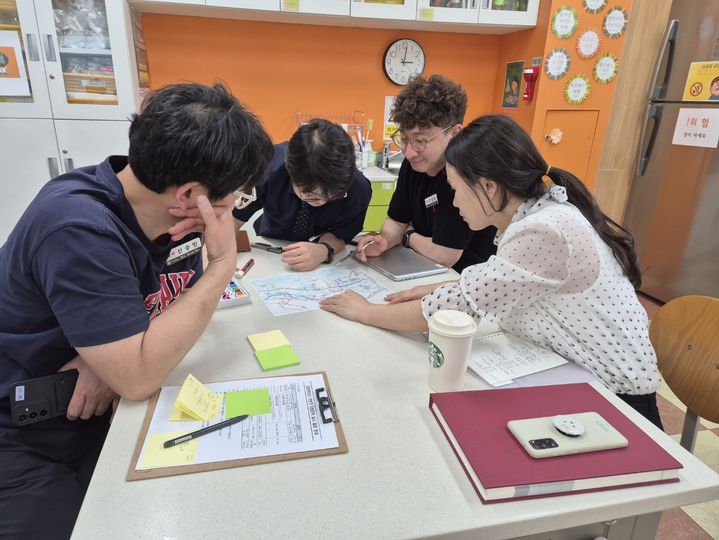  *재판매 및 DB 금지