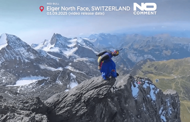 [뉴시스]오스트리아 윙슈트 파일럿 피터 잘츠만(38)이 스위스 아이거 북벽에서 시속 347km를 달성하며 세계 신기록을 세웠다.(사진=유로뉴스)2025.09.03 *재판매 및 DB 금지