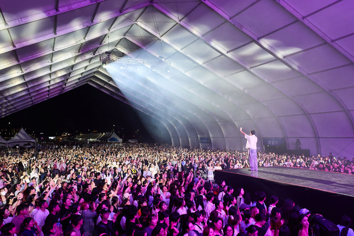 제천음악영화제 원썸머나잇, K-팝 콘서트 지원 사업 선정 - 뉴스 썸네일 이미지
