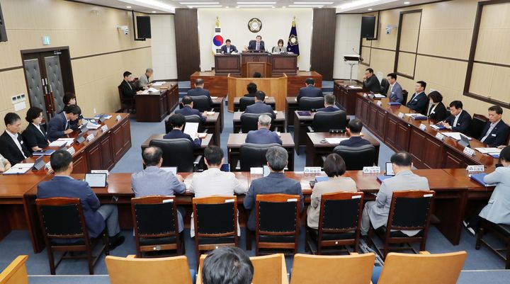 [함양=뉴시스] 함양군의회 제294회 임시회 일정 마무리 (사진=함양군의회 제공) 2025. 09. 12. photo@newsis.com *재판매 및 DB 금지