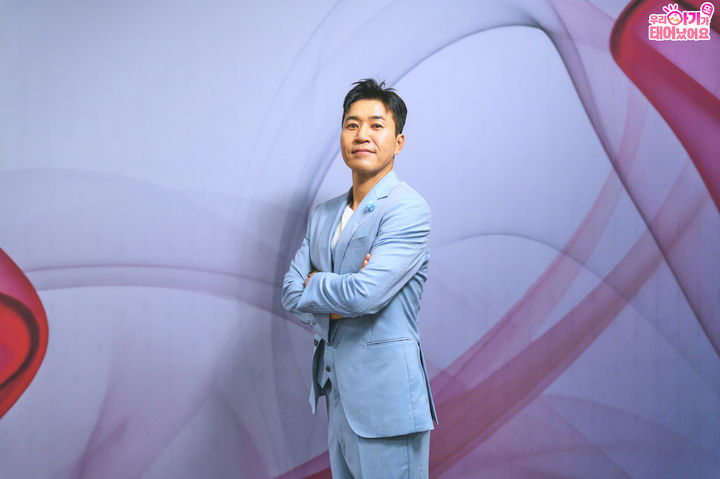 [서울=뉴시스] 방송인 김종민이 오는 16일 첫 방송하는 TV조선 예능 프로그램 '우리 아기가 또 태어났어요" MC를 맡았다. (사진=TV조선 '우리 아기가 또 태어났어요' 제공) 2025.09.12. photo@newsis.com *재판매 및 DB 금지