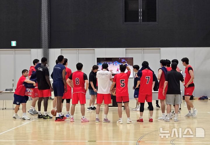 [후쿠오카(일본)=뉴시스] 하근수 기자= 프로농구 울산 현대모비스, 라이징 제퍼 후쿠오카전 대비 최종 훈련 진행. 2025.09.12. hatriker22@newsis.com 