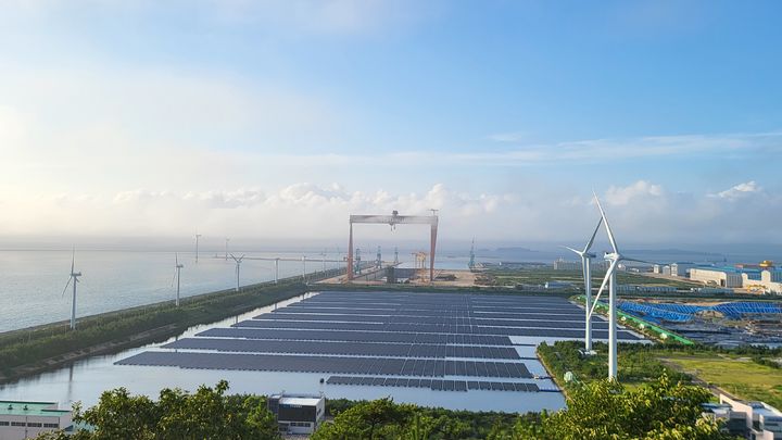 '지지부진' 새만금 수상태양광, 2029년 조기 완공 추진…계통접속 개선