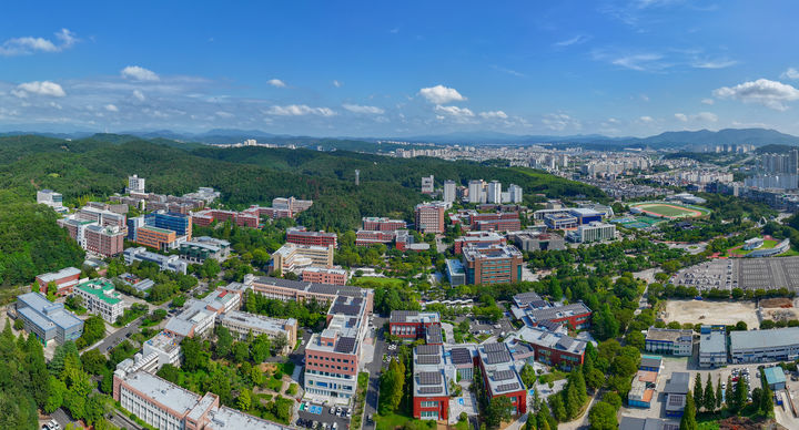 [진주=뉴시스]경상국립대학교 가좌캠퍼스 전경.(사진=뉴시스 DB).photo@newsis.com *재판매 및 DB 금지