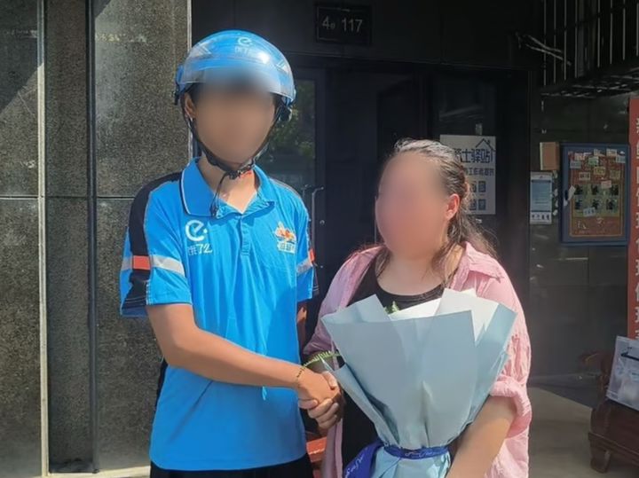 [서울=뉴시스] 중국의 한 여성이 영하 20도 냉동창고에 갇혔다가 근처를 지나가던 배달기사의 도움으로 구조된 사연이 알려졌다. (사진 = SCMP 캡처) 2025.09.13. *재판매 및 DB 금지