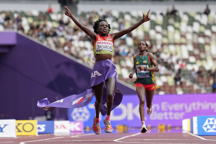 [도쿄=AP/뉴시스] 2025 도쿄 세계육상선수권 여자 마라톤 대회에서 우승한 페레스 제프치르치르. 2025.09.14.