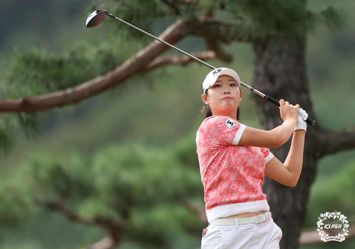 [서울=뉴시스]KLPGA 읏맨오픈 우승한 방신실. (사진=KLPGA 투어 제공)