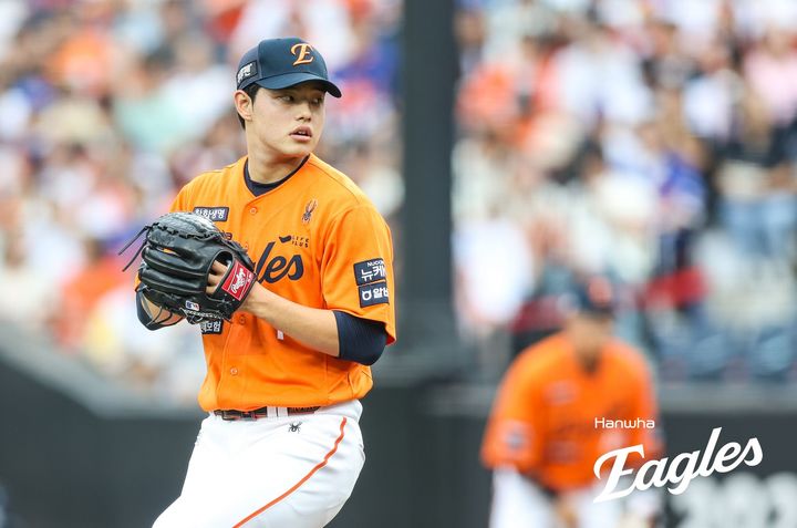 [서울=뉴시스] 프로야구 한화 이글스 문동주가 14일 대전 한화생명볼파크에서 열린 2025 신한 쏠뱅크 KBO리그 키움 히어로즈와의 경기에 선발 등판해 공을 던지고 있다. (사진=한화 이글스 제공) 2025.09.14. *재판매 및 DB 금지