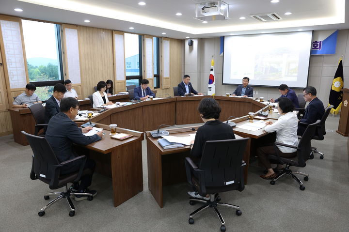 [계룡=뉴시스]계룡시의회 제8회 의원간담회 모습. 2025. 09. 15 photo@newsis.com *재판매 및 DB 금지