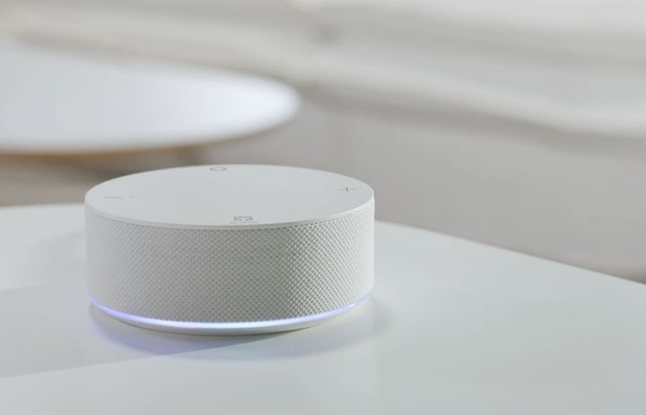 [서울=뉴시스]생성형 AI를 탑재해 고객과 대화하며 맥락을 이해하고, 생활 패턴을 학습·예측해 자동으로 최적의 환경을 조성하는 AI 홈 허브 ‘LG 씽큐 온’ (사진=LG전자 제공) photo@newsis.com *재판매 및 DB 금지