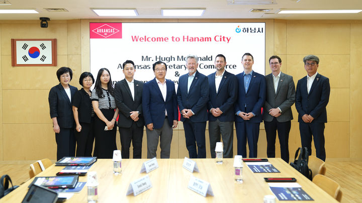 [하남=뉴시스] 경기 하남시를 방문한 미국 아칸소주 대표단. (사진=하남시 제공) 2025.09.15. photo@newsis.com *재판매 및 DB 금지