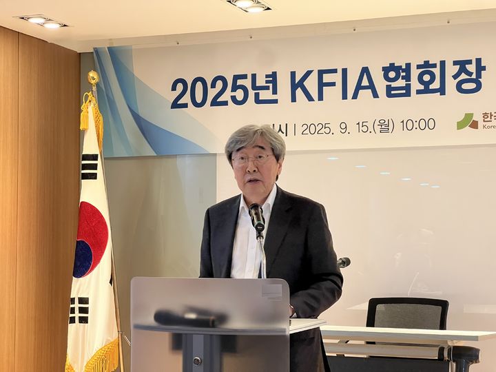 [서울=뉴시스] 15일 오전 서울 서초구 방배동 한국식품산업협회에서 열린 간담회에서 박진선 협회장이 인사말을 하고 있다. 2025.09.15. kms@newsis.com. *재판매 및 DB 금지