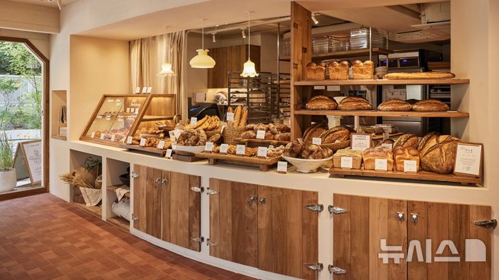 [서울=뉴시스] CJ푸드빌이 서울 용산구 이촌동에 오픈한 로프로프 매장 모습. photo@newsis.com