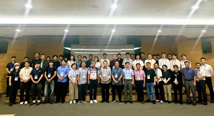 [세종=뉴시스] 한국농업기술진흥원(농진원)은 지난 11일부터 이틀간 전북 부안군에서 '디지털육종 활용 정보시스템 활성화 워크숍'을 개최했다고 15일 밝혔다. (사진=농진원 제공) 2025.09.25. photo@newsis.com *재판매 및 DB 금지