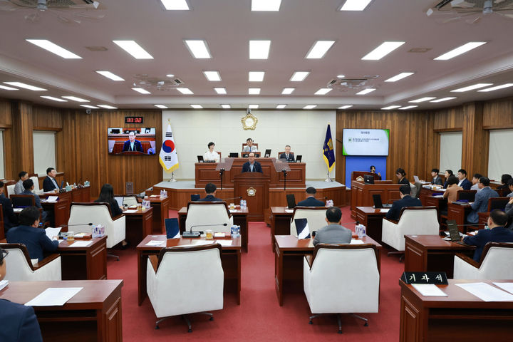 [무안=뉴시스]무안군의회 제303회 임시회 2차 본회의. (사진=무안군의회 제공) 2025.09.15. photo@newsis.com *재판매 및 DB 금지