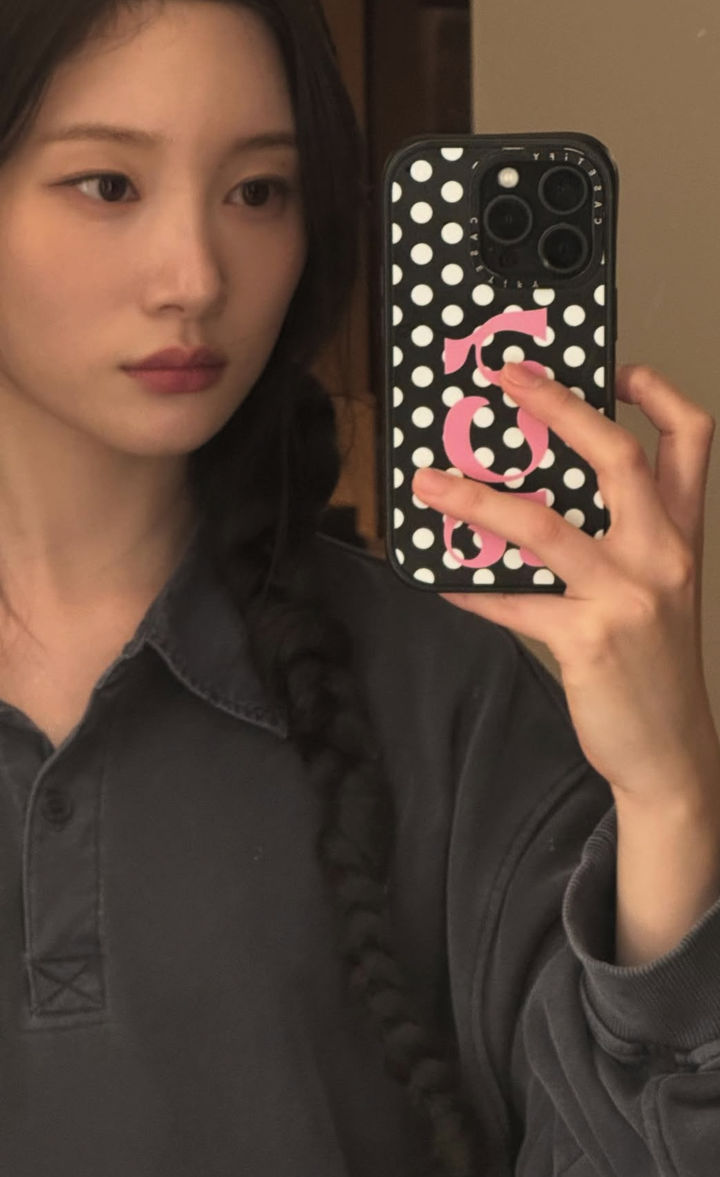 [서울=뉴시스] 가수 겸 배우 정채연. (사진=정채연 인스타그램 캡처) 2025.09.15. photo@newsis.com *재판매 및 DB 금지