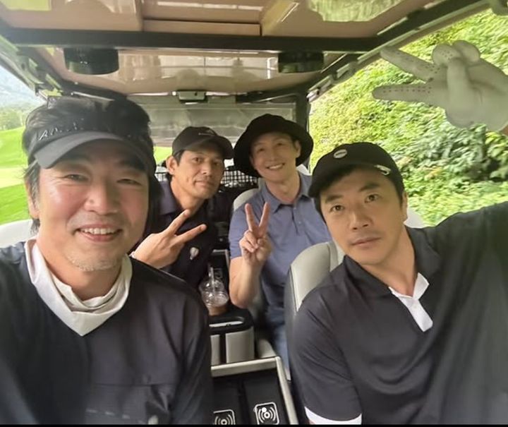 [서울=뉴시스] 배우 이정진이 권상우, 이종혁, 오지호와 친분을 뽐냈다. (사진=이정진 인스타그램 캡처) 2025.09.15. photo@newsis.com&nbsp; *재판매 및 DB 금지