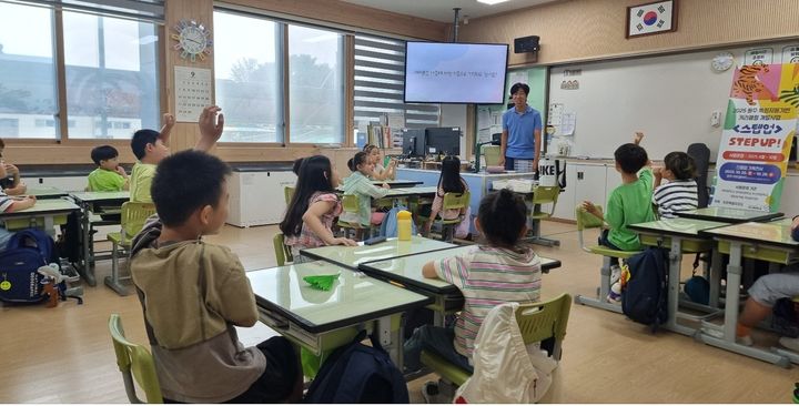[원주=뉴시스] 황무진 스텝업 운영 모습. (사진=원주문화재단 제공) 2025.09.15. photo@newsis.com *재판매 및 DB 금지