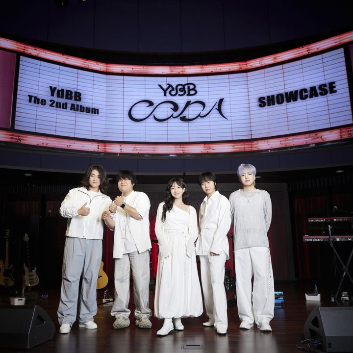 [서울=뉴시스] 혼성 밴드 유다빈밴드가 15일 서울 강서구 스카이아트홀에서 두 번째 정규 앨범 '코다'(CODA) 발매 기념 쇼케이스에서 포즈를 취하고 있다. (사진=엠피엠지뮤직 제공) 2025.09.15. photo@newsis.com *재판매 및 DB 금지