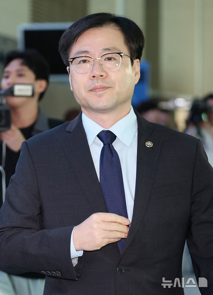 [인천공항=뉴시스] 김진아 기자 = 여한구 산업통상자원부 통상본부장. 2025.09.15. bluesoda@newsis.com