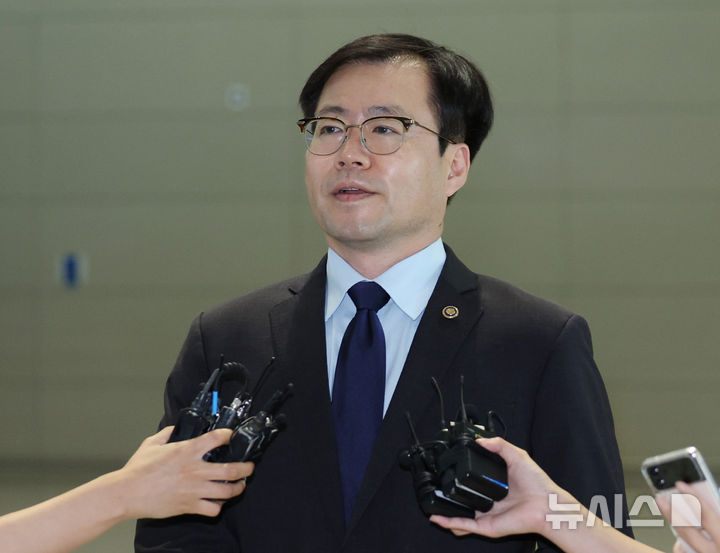 [인천공항=뉴시스] 김진아 기자 = 여한구 산업통상자원부 통상본부장. 2025.09.15. bluesoda@newsis.com