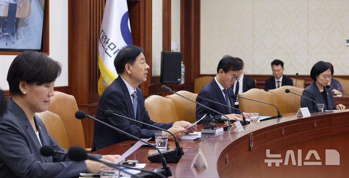 [서울=뉴시스] 김명원 기자 = 구윤철 부총리 겸 기획재정부 장관이 15일 오전 서울 종로구 정부서울청사에서 열린 경제관계장관회의에 참석해 발언하고 있다. 2025.09.15. kmx1105@newsis.com