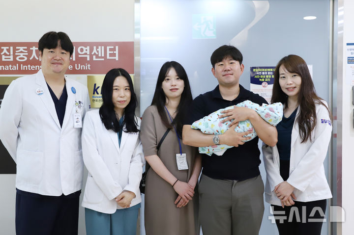 [성남=뉴시스] 외과 한정희(왼쪽부터), 산부인과 이지연, 난임센터 김수민 교수. (사진=분당차여성병원 제공) 2025.09.16. photo@newsis.com